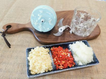 Electric Garlic Chopper,Electronic Food Chooper,Automatic Mini Masher Crusher,USB Rechargeable Food Chopper,Portable Food Processor for Vegetables/Meats/Spices,250ml