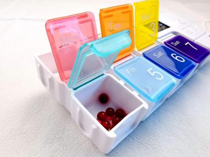 7-Grid Electronic Pill Dispensers, Electronic Pill Boxes, Digital Pill Organizer, Electronic Pill Organizers, Weekly Pill Box with AM/PM Automatic Alarm Reminder, Portable 7-Day Travel Pill Dispenser